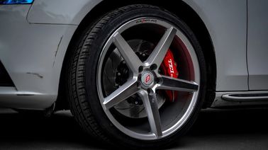 comprar TEI Racing Bbk 6 Calibre de pistón Kit de freno grande para Audi A4L A6L con anillo de rotor de 355 * 32mm Fabricación en línea