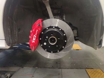 comprar Aleación de aluminio Mercedes Benz Kit de freno grande Resistente a la abrasión con 2 pinzas Fabricación en línea