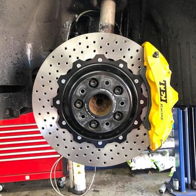 comprar Conjuntos de frenos grandes para BMW E60 M5 20 pulgadas Rueda delantera 405 * 34 y trasera 380 * 28 rotor perforado Fabricación en línea